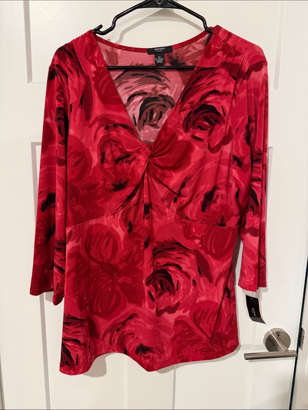 NWT Alfani Red Rose-Print V-Neck Twist-Front Tunic